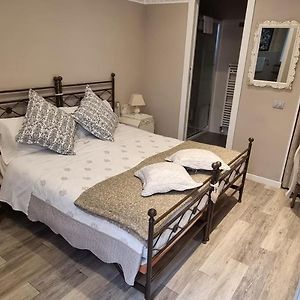 Double or Twin Room Private Bathroom